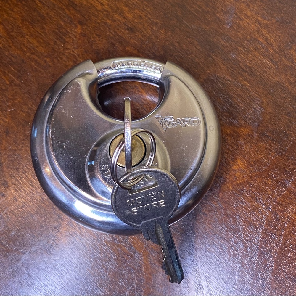 Storage 🔐 Disc 🔐 Lock